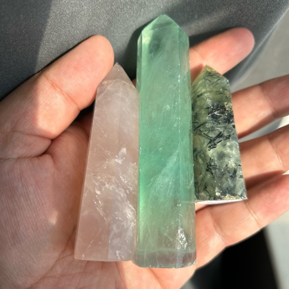 Assorted Crystal Points Collection - Picture 2 of 3